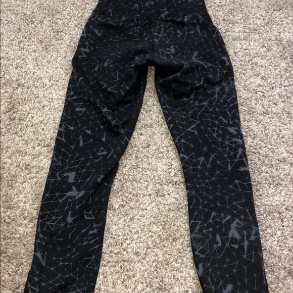 Lululemon High times tech mesh leggings size 2 - Picture 3 of 5
